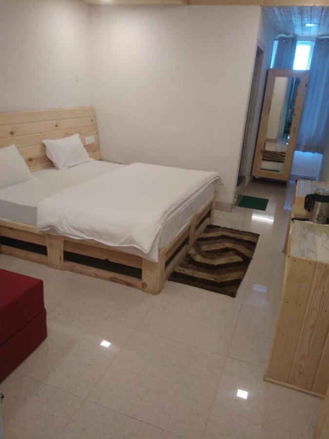 Hotel Charanpaduka Badrinath Exterior photo