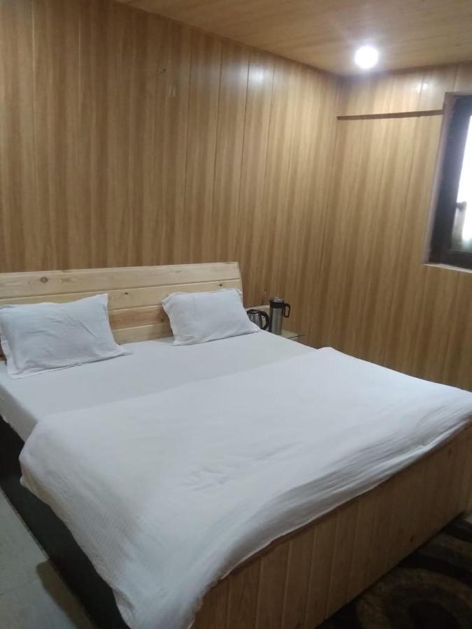Hotel Charanpaduka Badrinath Exterior photo